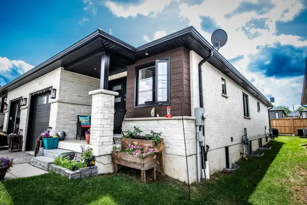 209 Church ST N, Wellington North, ON N0G 2L4