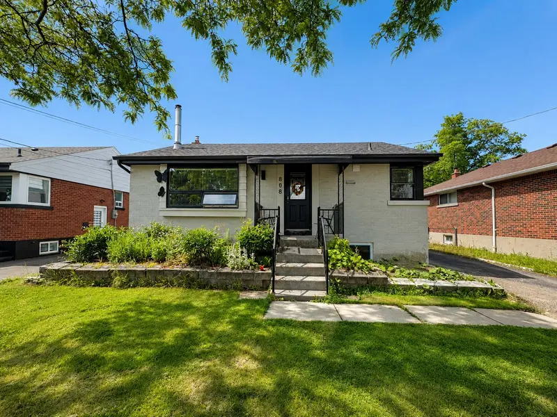 808 Tenth AVE #Bsmt, Hamilton, ON L8T 2G6