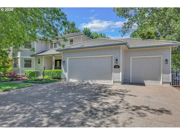 3471 LAKESIDE DR, Eugene, OR 97401