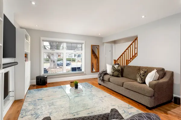 32 Anderson ST, Oakville, ON L6K 1A5