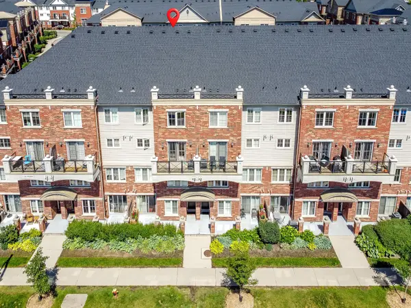 51 Hays BLVD #19, Oakville, ON L6H 0J1