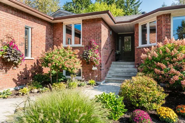 99 Peel ST, Penetanguishene, ON L9M 1C3