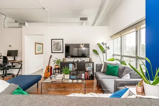 2 Fieldway RD #206, Toronto W08, ON M8Z 0B9