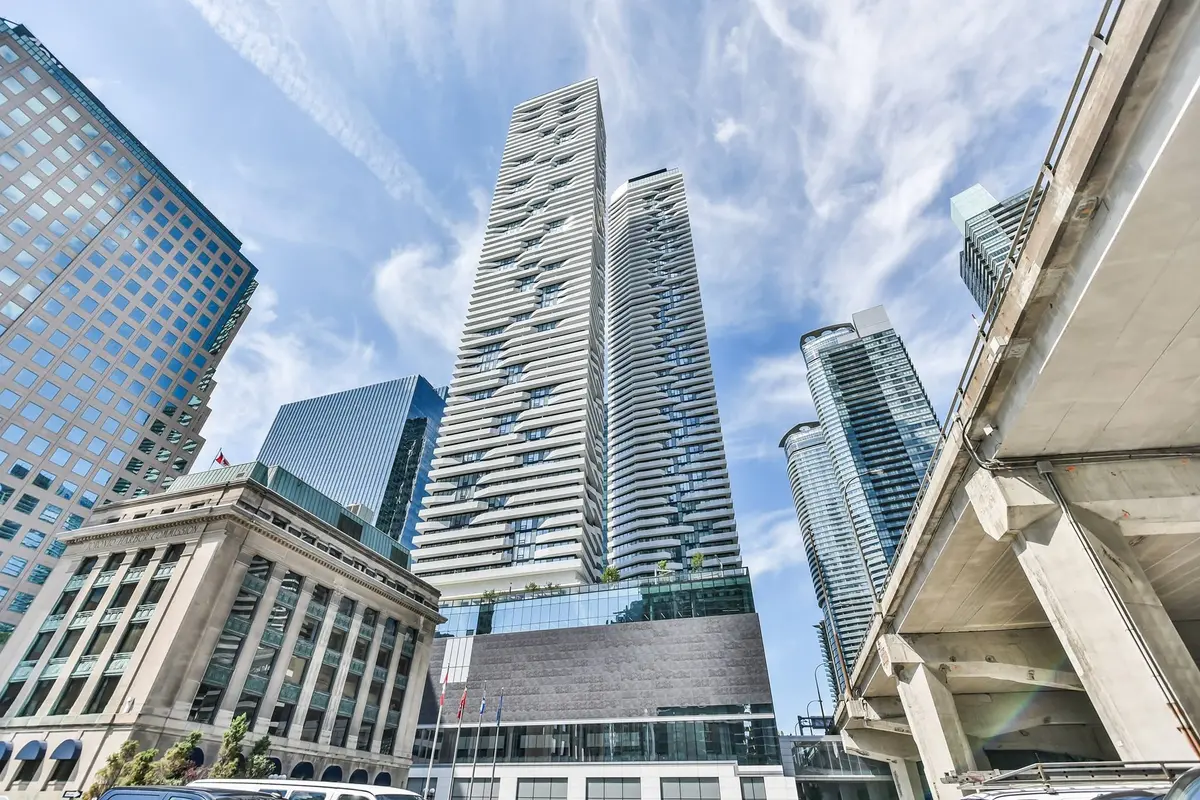 88 Harbour ST #1706, Toronto C01, ON M5J 0C3