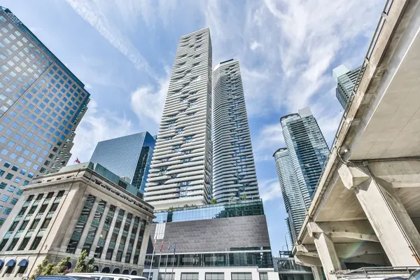 88 Harbour ST #1706, Toronto C01, ON M5J 0C3