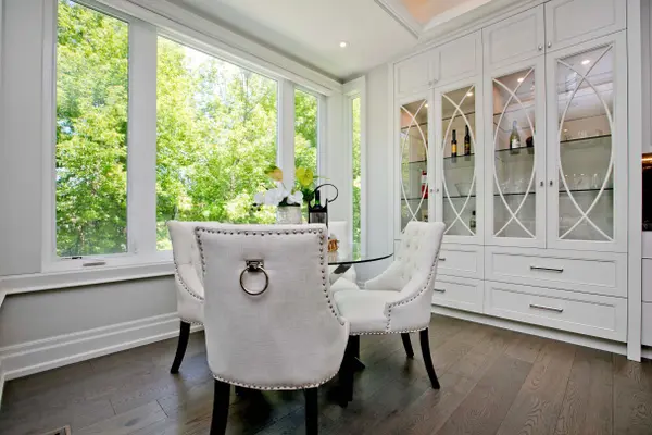 176 Caribou RD, Toronto C04, ON M5N 2B6