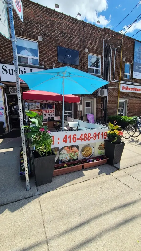 327 Lonsdale RD, Toronto C03, ON M4V 1X3