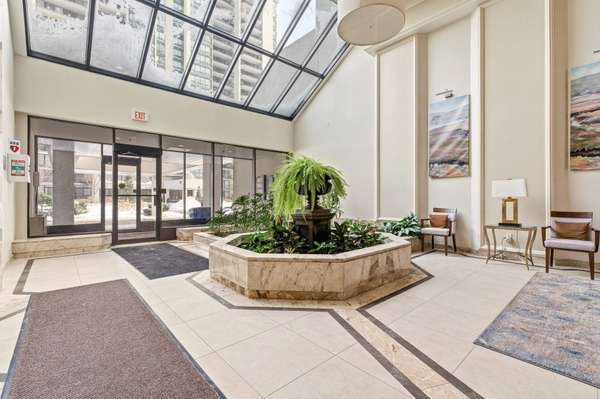 2180 Marine DR #1602, Oakville, ON L6L 5V2