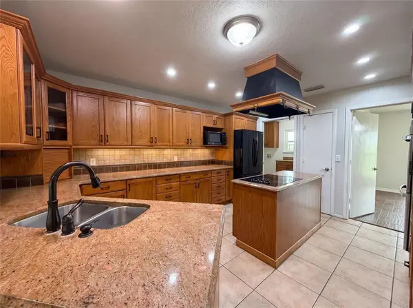 8017 E FM 917, Alvarado, TX 76009