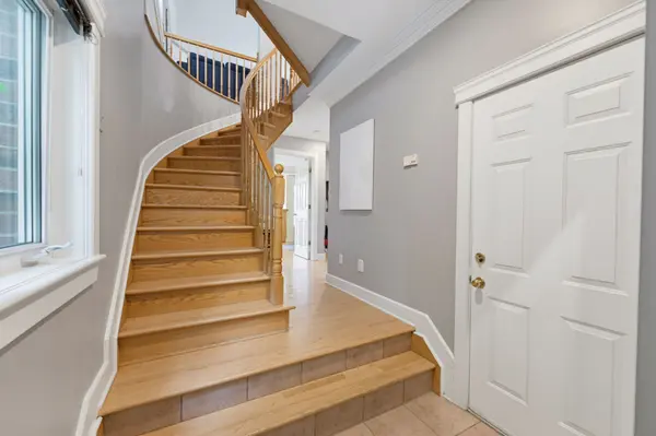 81 Robinson AVE, Lower Town - Sandy Hill, ON K1N 8N8
