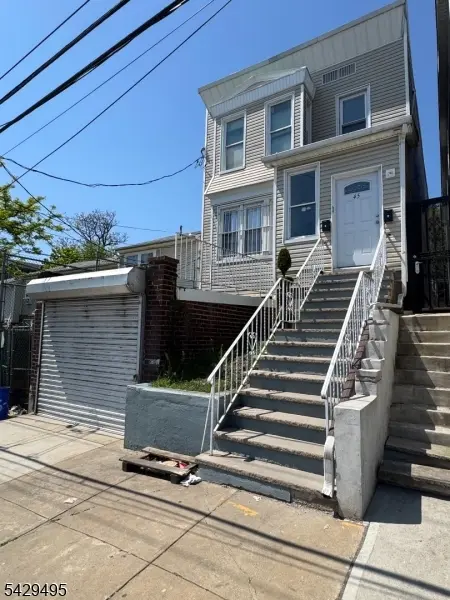 45 Ogden St, Newark City, NJ 07104