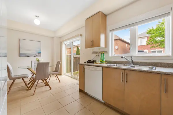 19 Gentile CIR, Vaughan, ON L4H 3N3