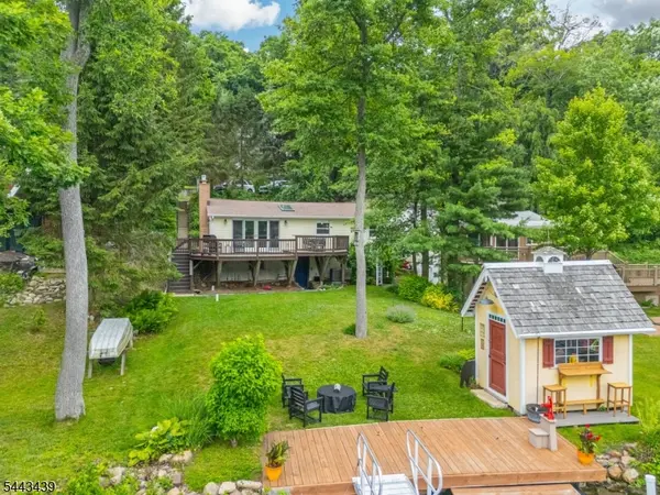 77 W Shore Trl, Sandyston Twp., NJ 07826
