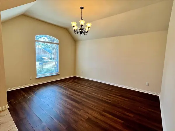 921 Raleigh Path Road, Denton, TX 76208