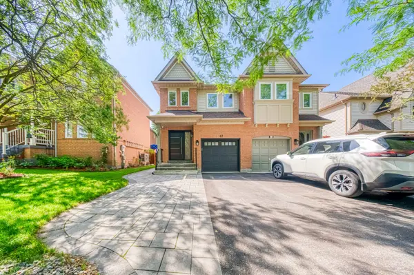 67 Mugford RD, Aurora, ON L4G 7H5