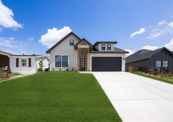 5208 Helmick, Fort Worth, TX 76107