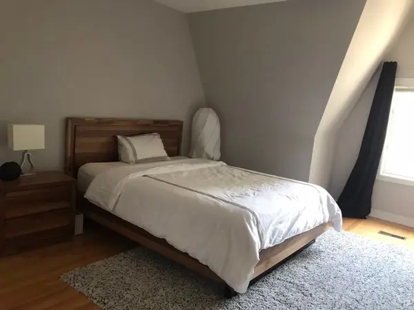32D Oxford ST, Toronto C01, ON M5T 1N9