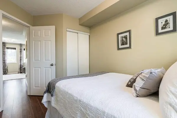 117 Gatwick DR, Oakville, ON L6H 6V2