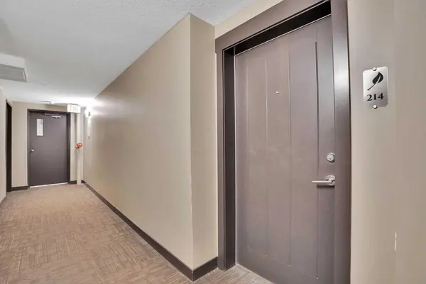 15 Aspenmont HTS SW #214, Calgary, AB T3H 0E3