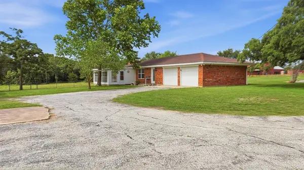 593 County Road 4680, Boyd, TX 76023
