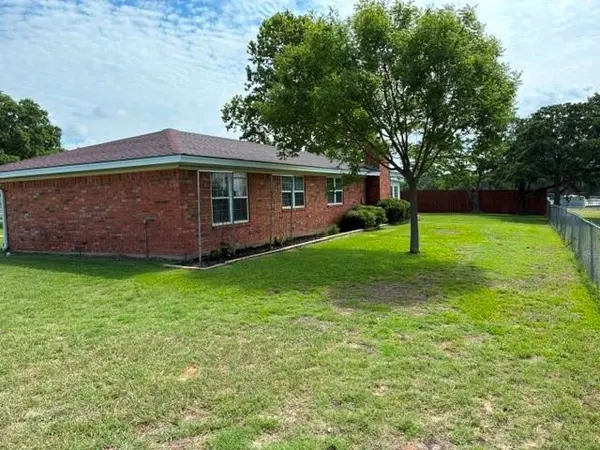 593 County Road 4680, Boyd, TX 76023