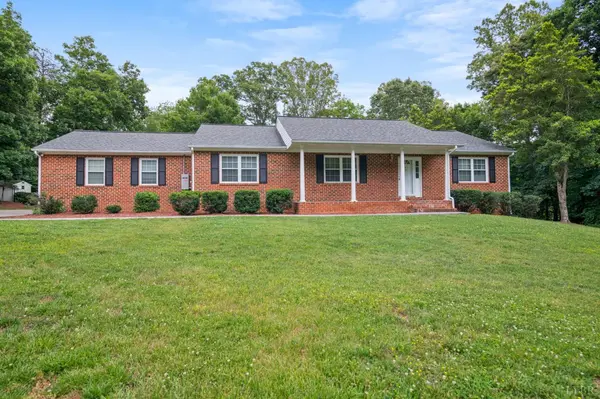 53 Woodlake CIR, Altavista, VA 24517