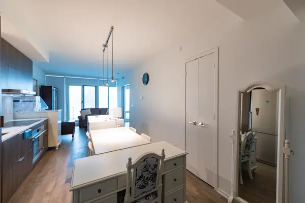 1 Bloor ST E #1708, Toronto C08, ON M4W 0A8