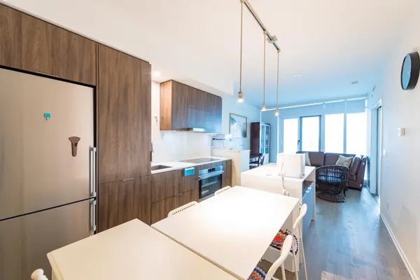 1 Bloor ST E #1708, Toronto C08, ON M4W 0A8