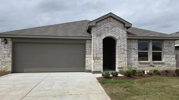 1024 FOXBURG Drive, Fort Worth, TX 76131