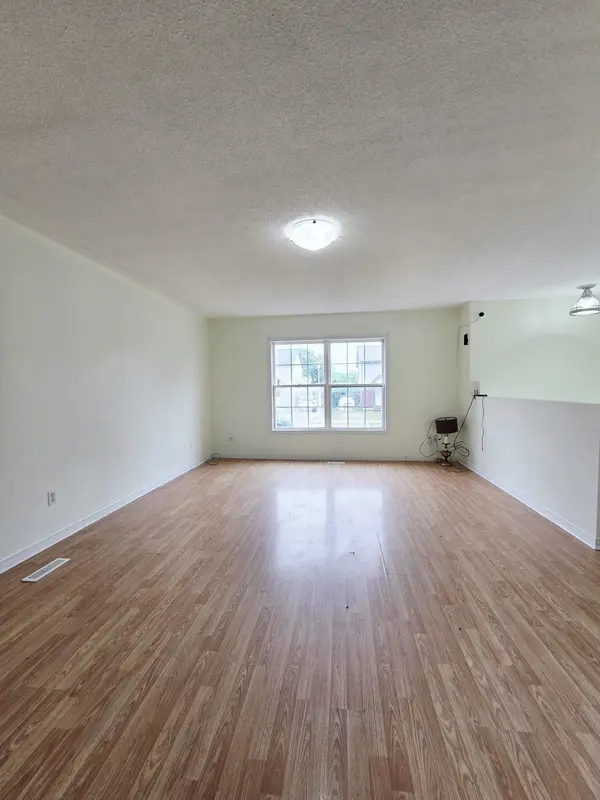 322 FLEMING DR, London East, ON N5V 4Y6