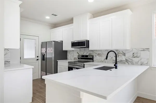 1517 Avenue D, Fort Worth, TX 76104