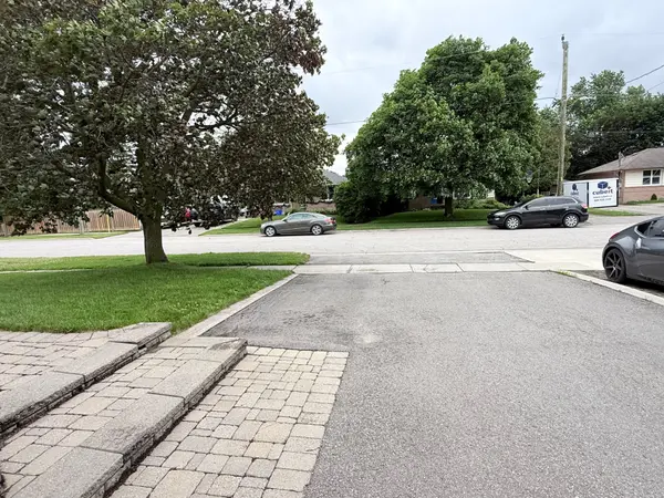 18 Mackenzie DR #Basement, Halton Hills, ON L7G 4B9