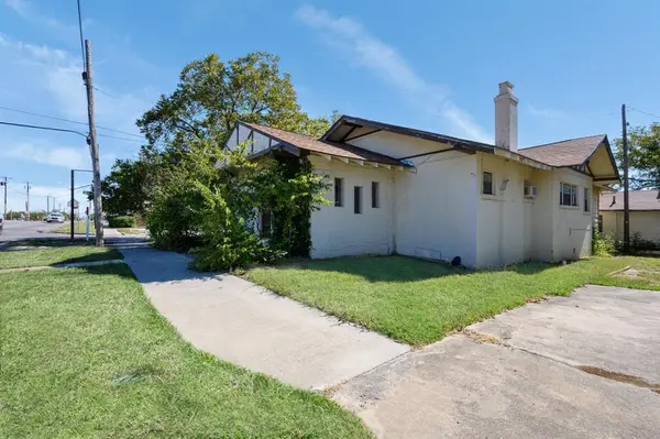 916-B E Hubbard Street, Mineral Wells, TX 76067