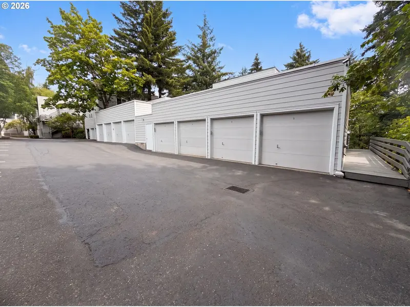48 EAGLE CREST DR #5F, Lake Oswego, OR 97035