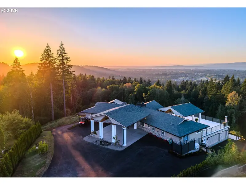 9700 SE CASTLE CT, Damascus, OR 97089