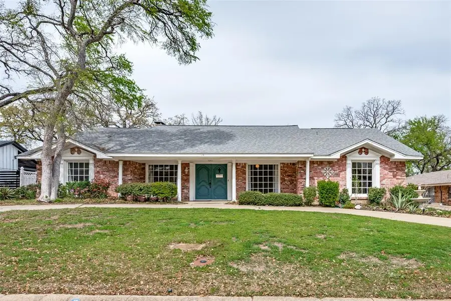 5001 Boulder Lake Road, Fort Worth, TX 76103