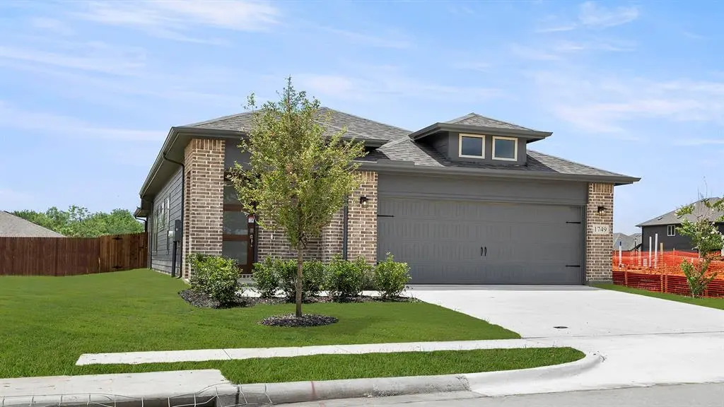 1749 Edgeway Drive, Aubrey, TX 76227