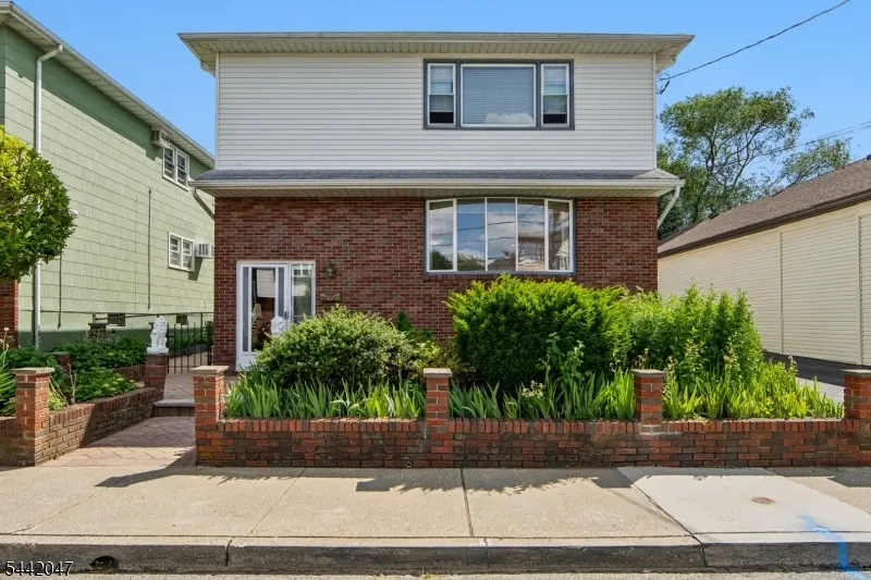 27 Crystal St, North Arlington Boro, NJ 07031