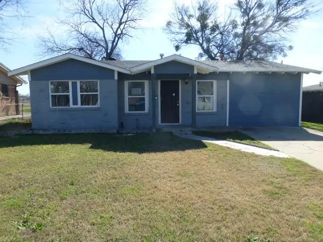 6729 Wallis Road, Lake Worth, TX 76135