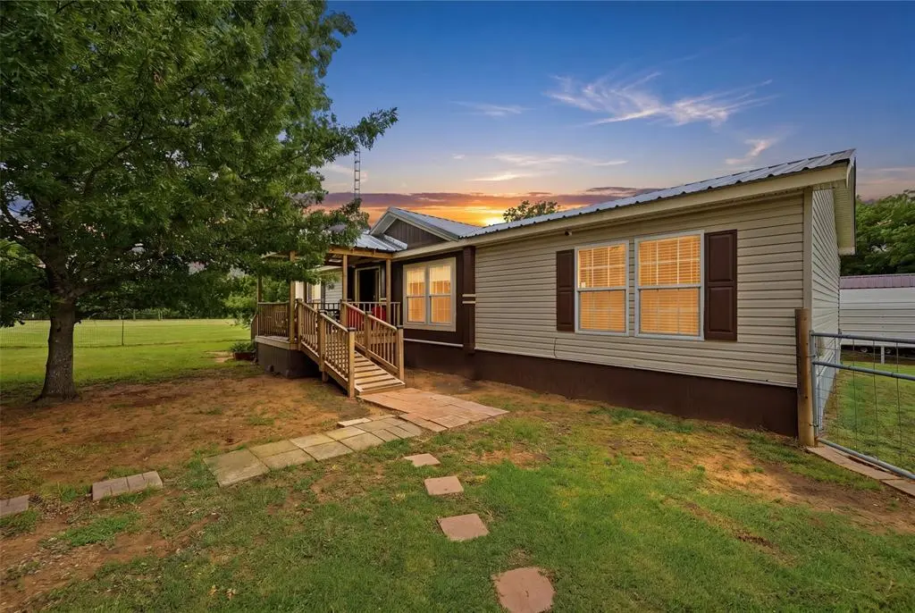 3517 Sandusky Road, Whitesboro, TX 76273
