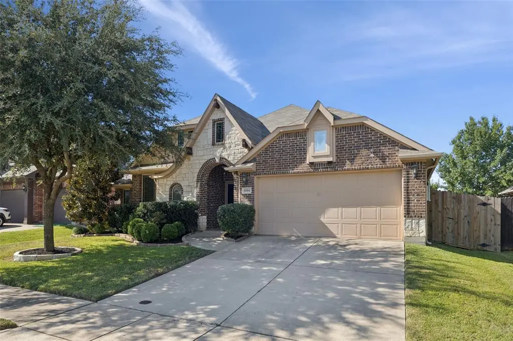 8304 Spitfire Trail, Aubrey, TX 76227
