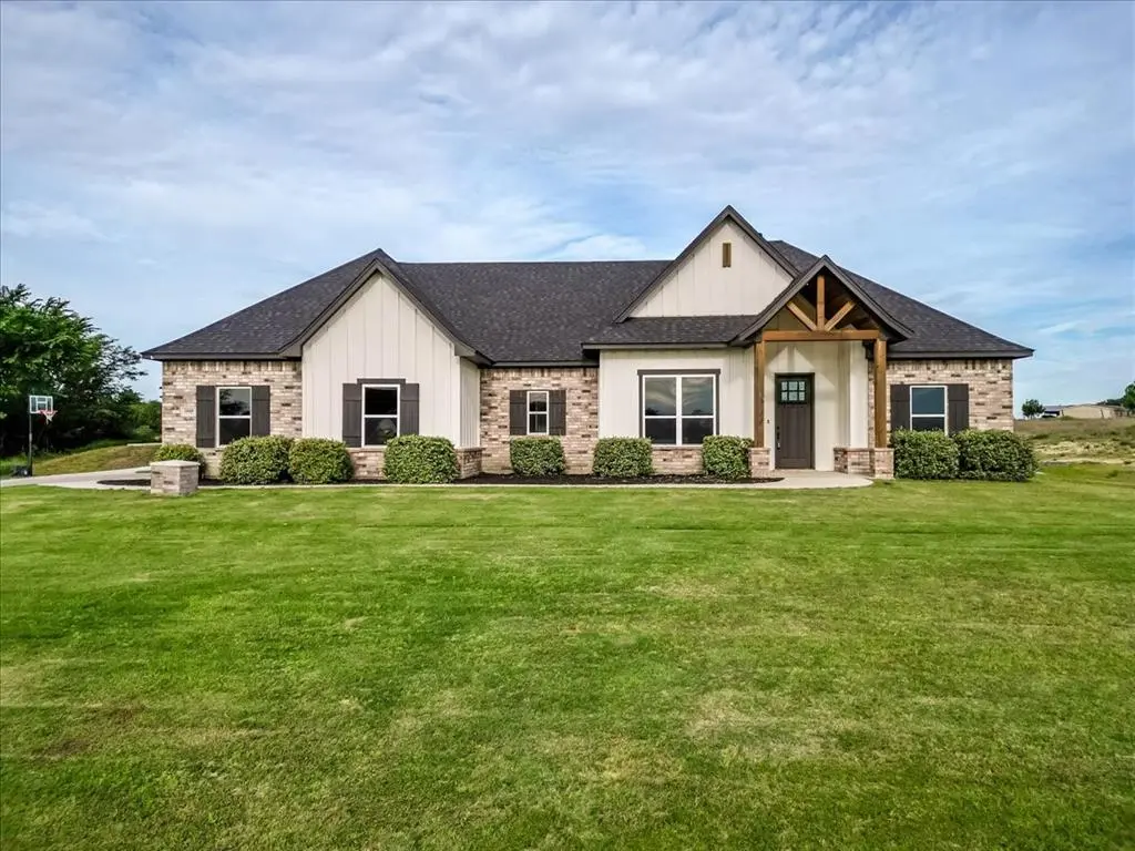 1040 Pioneer Crossing, Weatherford, TX 76088