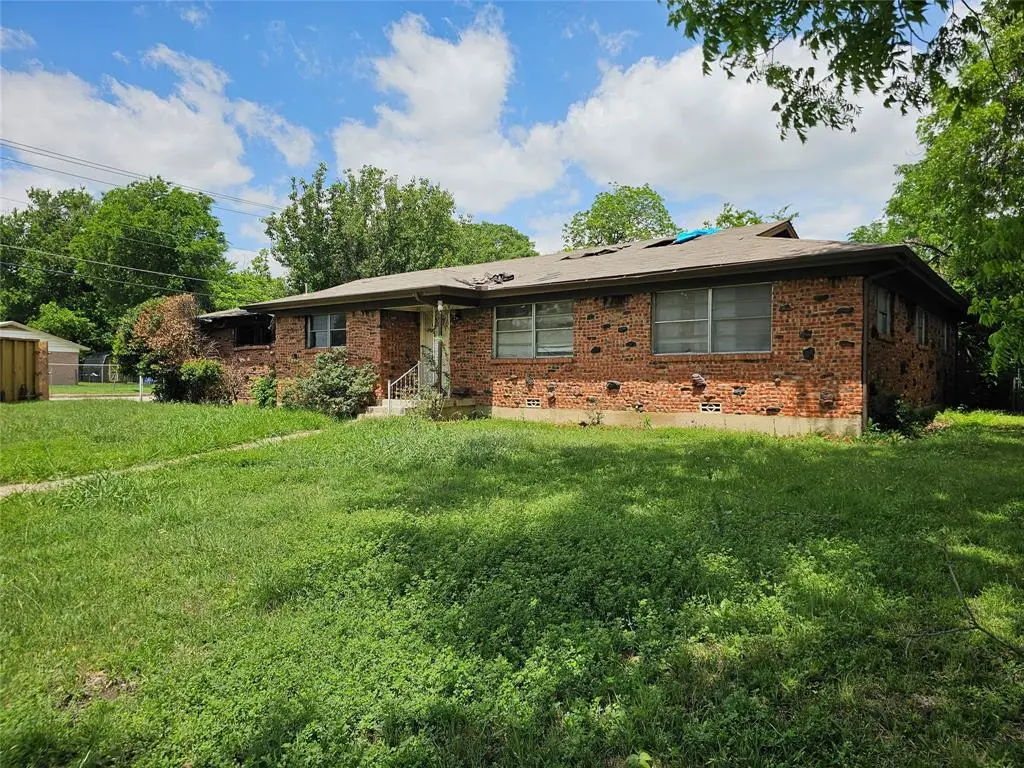 5301 Ammons Street, Haltom City, TX 76117