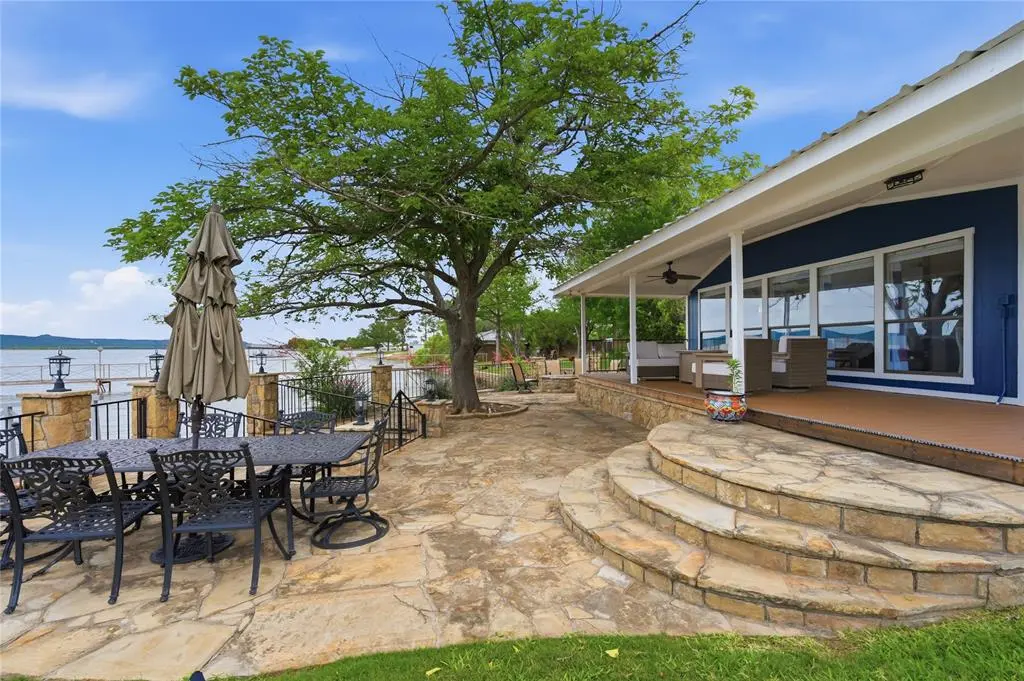 1633 Cedar Crest Loop, Graford, TX 76449