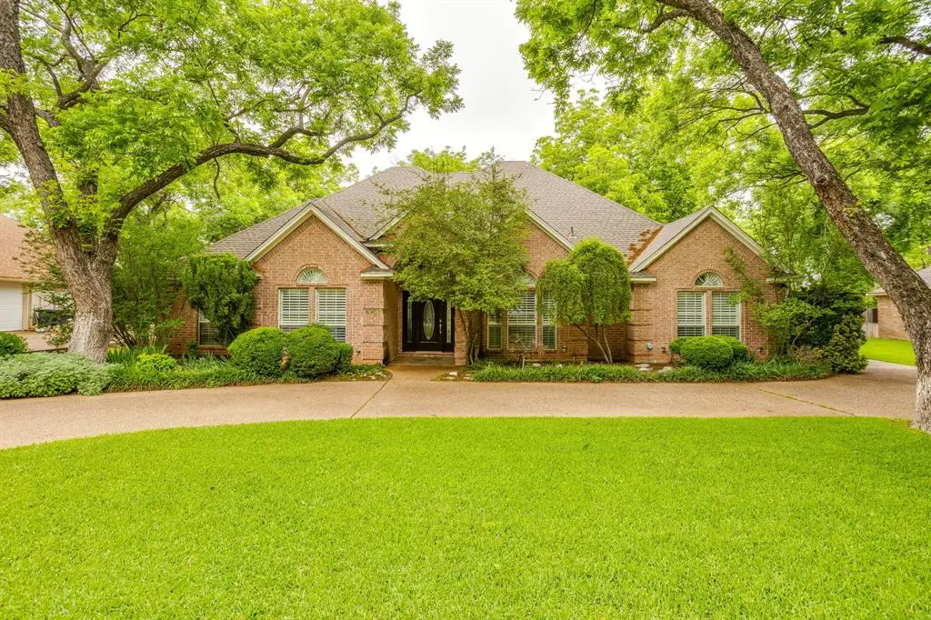 8707 S Monticello Circle, Granbury, TX 76049