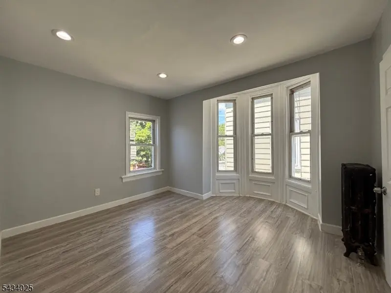 353 Fay Ave #2, Elizabeth City, NJ 07202