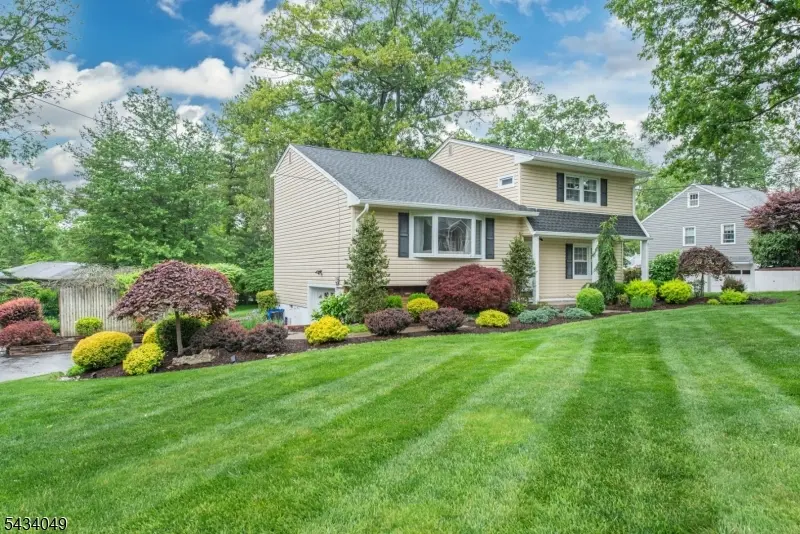 27 Bogert Rd, Montville Twp., NJ 07058