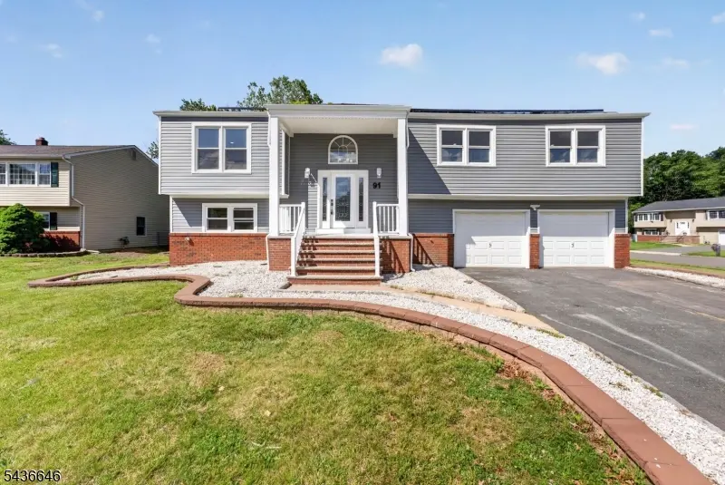 91 Oakey Dr, South Brunswick Twp., NJ 08824