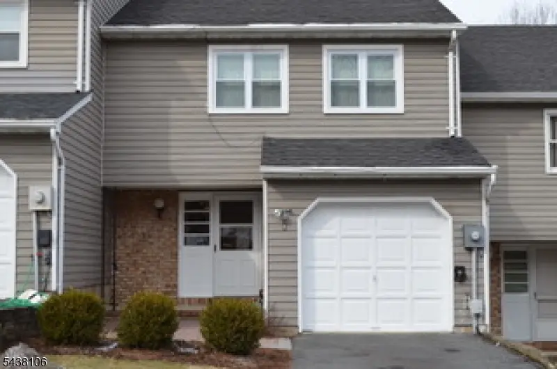 8 Stockton Ct, Parsippany-troy Hills Twp., NJ 07950