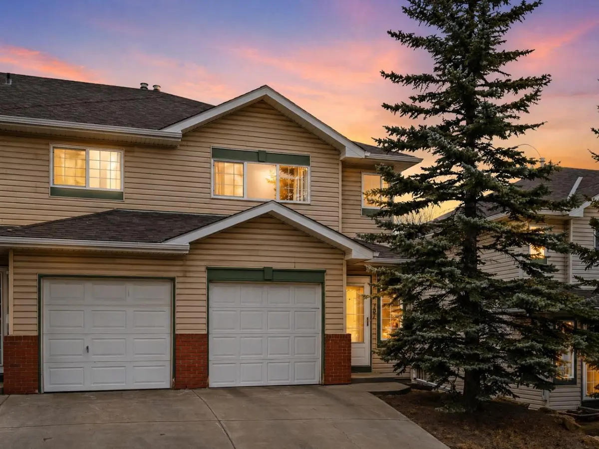 101 Country Hills Villas NW, Calgary, AB T3K4S8